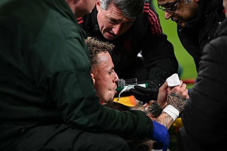 Galatasaray'da Noa Lang ve Osimhen şoku! Sabaha karşı resmi açıklama geldi: Sezonu kapatabilir! 7