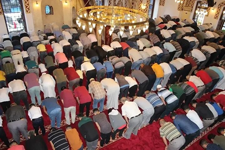 2026 BAYRAM NAMAZI SAAT KAÇTA? Diyanet İstanbul, Ankara, İzmir Bayram Namazı vakitleri listesi! Diyanet il il Ramazan Bayramı namaz vakitleri listesini açıkladı 7