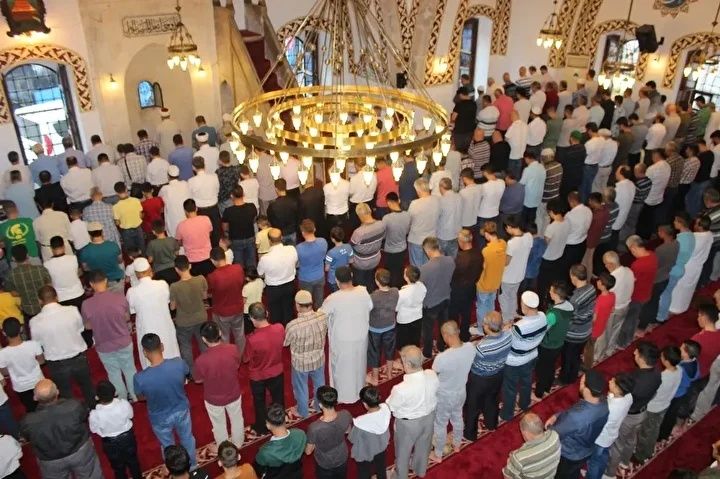 2026 BAYRAM NAMAZI SAAT KAÇTA? Diyanet İstanbul, Ankara, İzmir Bayram Namazı vakitleri listesi! Diyanet il il Ramazan Bayramı namaz vakitleri listesini açıkladı 8