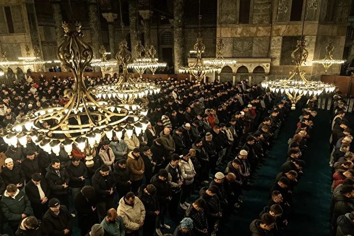 2026 BAYRAM NAMAZI SAAT KAÇTA? Diyanet İstanbul, Ankara, İzmir Bayram Namazı vakitleri listesi! Diyanet il il Ramazan Bayramı namaz vakitleri listesini açıkladı 2