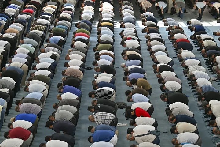 2026 BAYRAM NAMAZI SAAT KAÇTA? Diyanet İstanbul, Ankara, İzmir Bayram Namazı vakitleri listesi! Diyanet il il Ramazan Bayramı namaz vakitleri listesini açıkladı 3