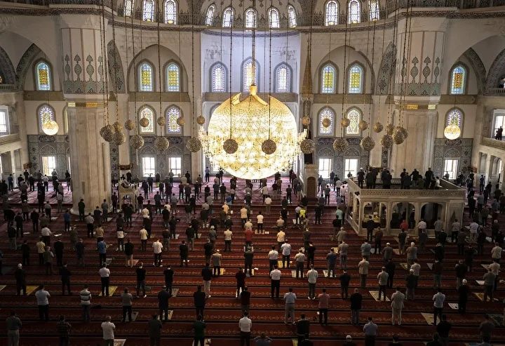 2026 BAYRAM NAMAZI SAAT KAÇTA? Diyanet İstanbul, Ankara, İzmir Bayram Namazı vakitleri listesi! Diyanet il il Ramazan Bayramı namaz vakitleri listesini açıkladı 9