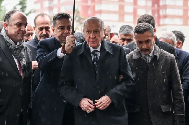 Bahçeli'den Türkeş'in kabri başında kritik mesaj: Bayram sonrasını işaret etti... 2