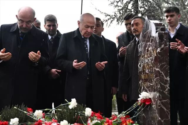 Bahçeli'den Türkeş'in kabri başında kritik mesaj: Bayram sonrasını işaret etti... 3