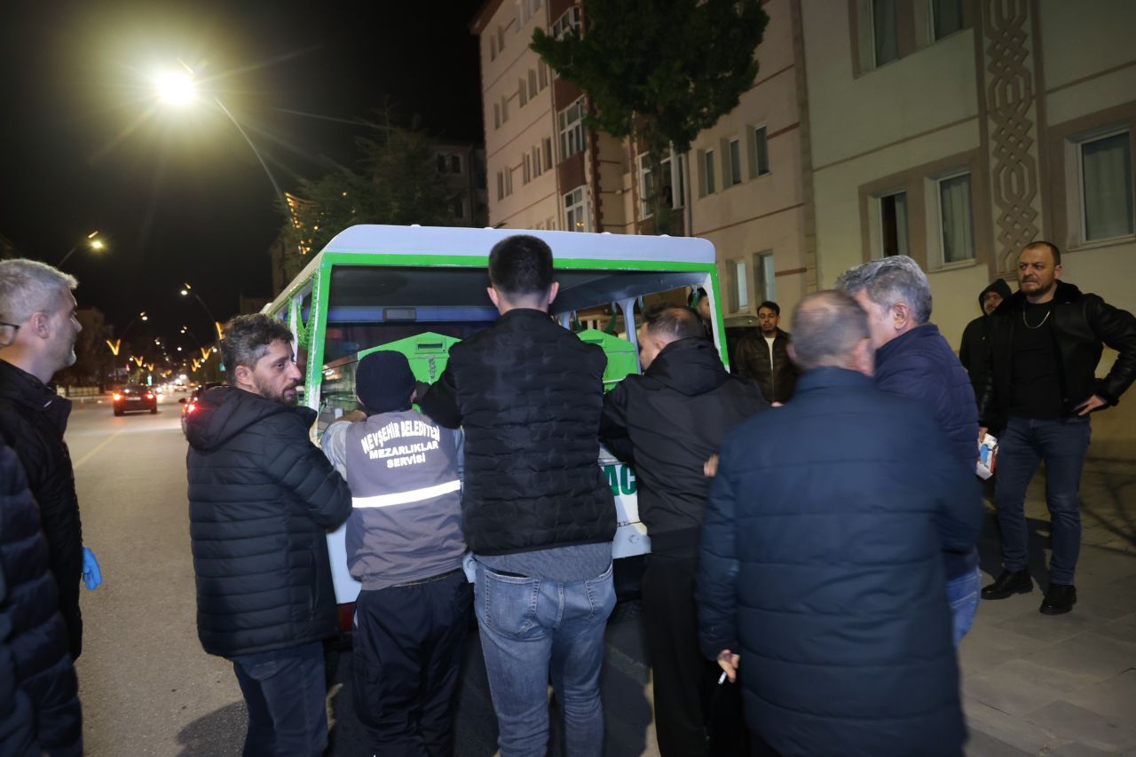 Nevşehir’de aile faciası! Eşini öldürdü, kendisi ağır yaralı 1