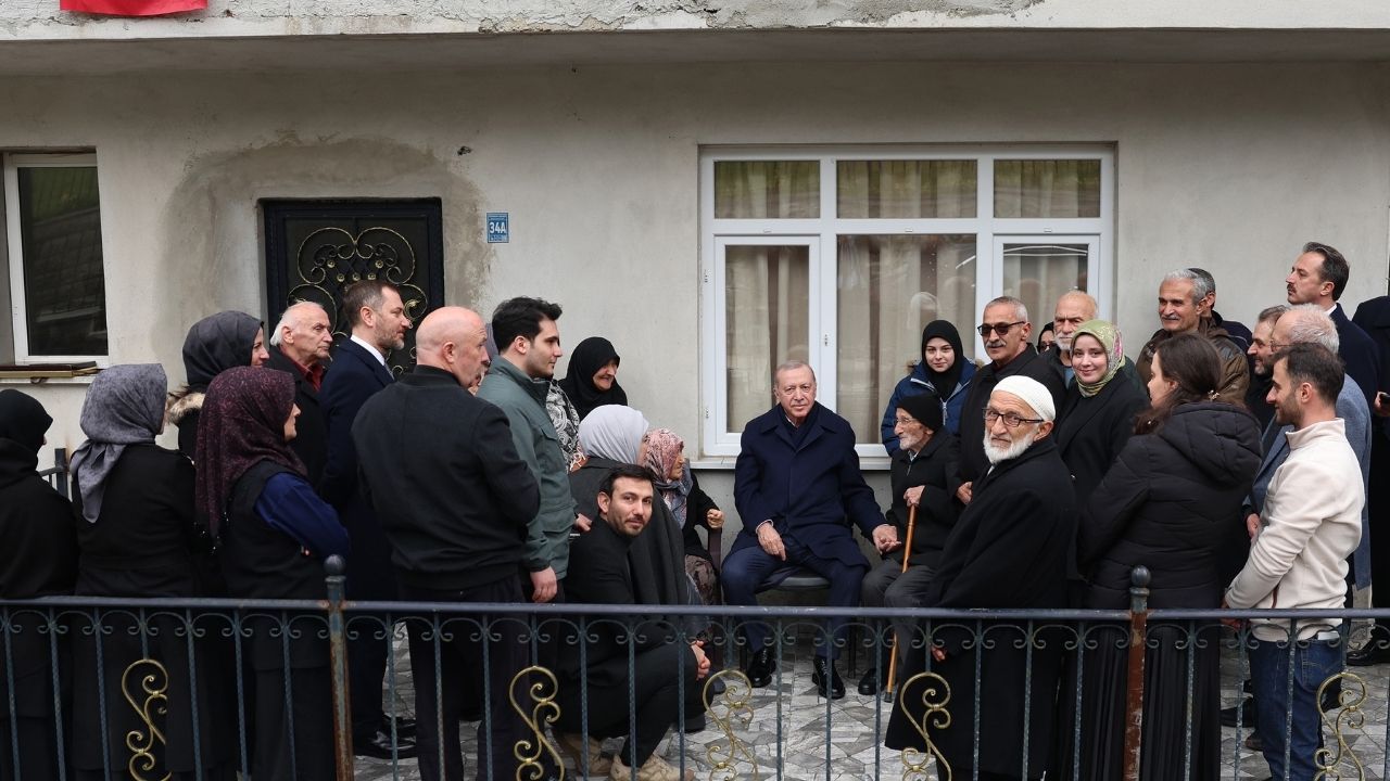Cumhurbaşkanı Erdoğan Rize'de! Komşuları ile bayramlaştı 2