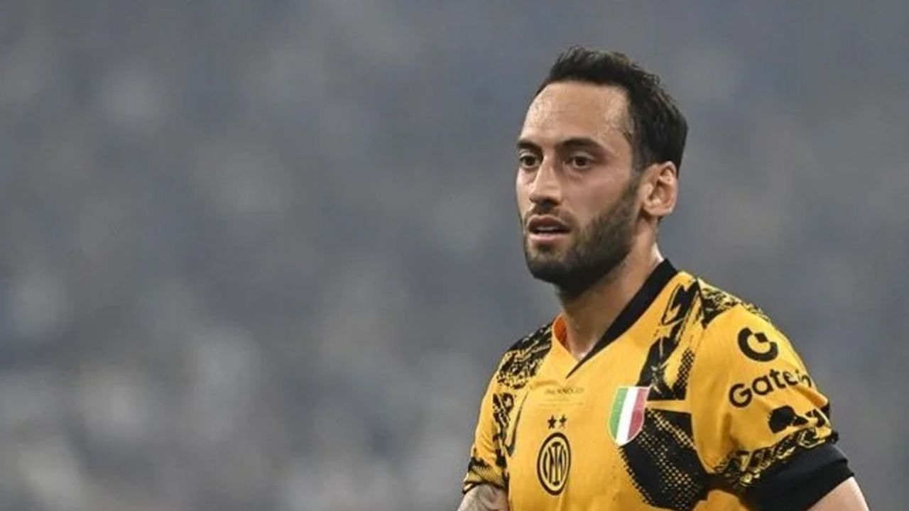Galatasaray'ın yeni sezondaki ilk transferi ortaya çıktı! Dünya Kupası öncesi imzayı atacak: Okan Buruk İtalya'ya giderek oyuncuyla görüştü 5