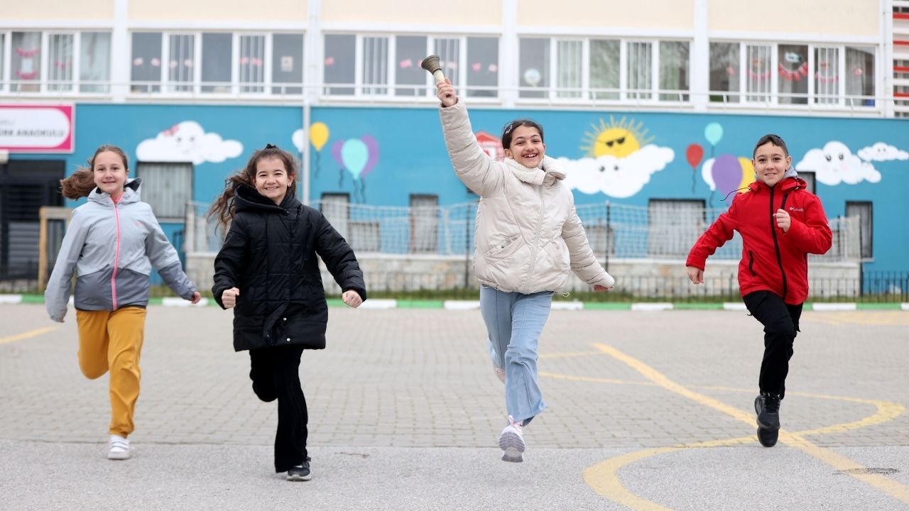 Tatil bitti, dersler başladı! Milyonlarca öğrenci için ilk zil çaldı... 4