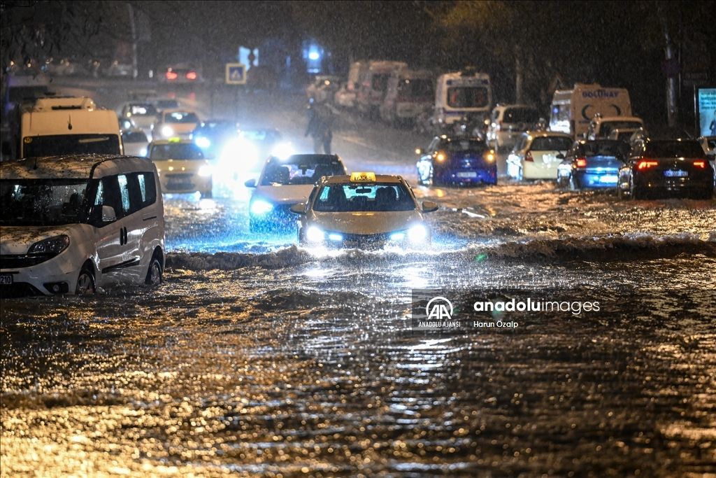 Meteoroloji açıkladı: 49 ile sağanak, 4 ile kar geliyor! 16