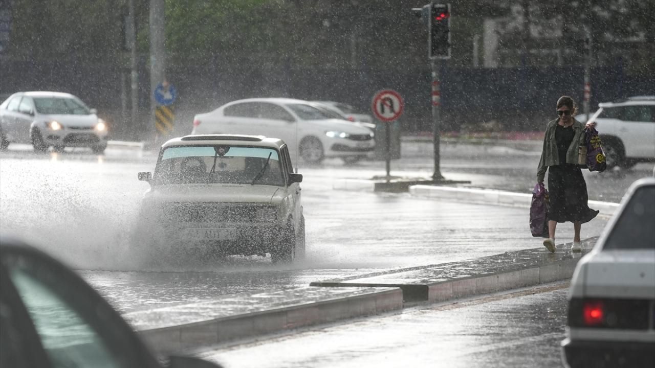 Meteoroloji açıkladı: 49 ile sağanak, 4 ile kar geliyor! 18