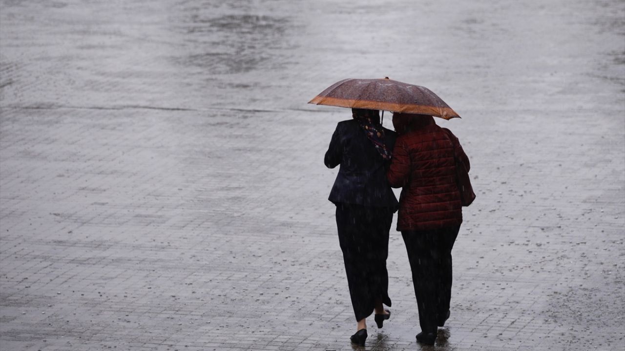 Meteoroloji açıkladı: 49 ile sağanak, 4 ile kar geliyor! 49