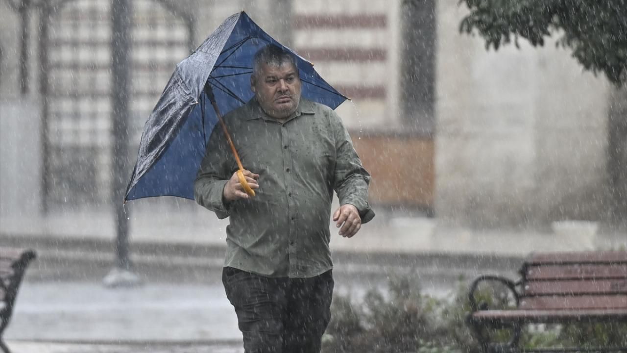 Meteoroloji açıkladı: 49 ile sağanak, 4 ile kar geliyor! 26