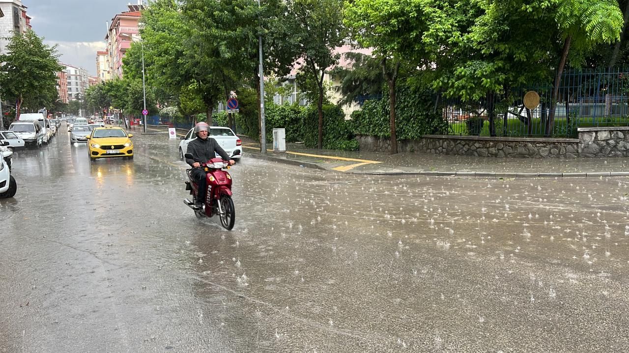 Meteoroloji açıkladı: 49 ile sağanak, 4 ile kar geliyor! 9