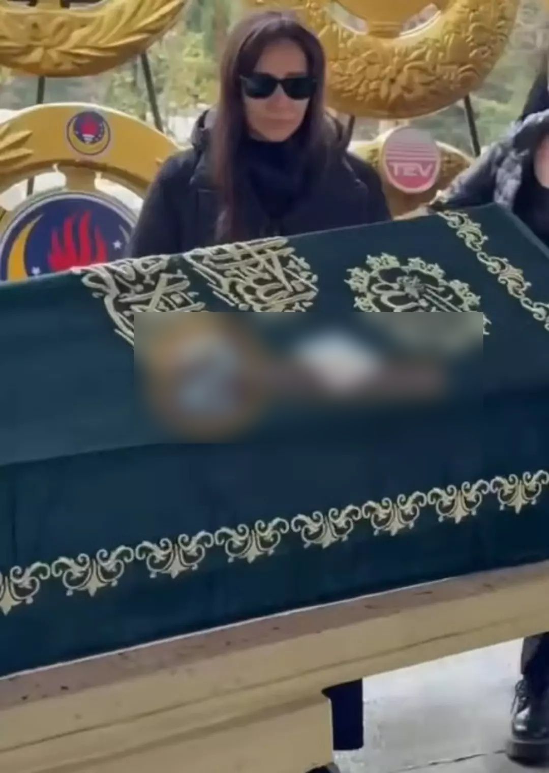 Erol Köse'nin cenaze töreninde dikkat çeken görüntü! "Beni o isme emanet edin" demişti... 15 koruma tuttu! 2