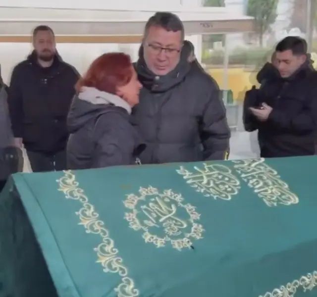 Erol Köse'nin cenaze töreninde dikkat çeken görüntü! "Beni o isme emanet edin" demişti... 15 koruma tuttu! 7