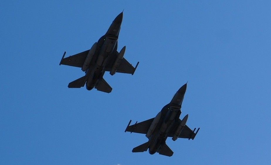 Edirne semalarında F-16 ve Akıncı'dan prova uçuşu 1