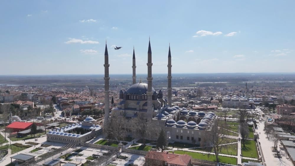Edirne semalarında F-16 ve Akıncı'dan prova uçuşu 2