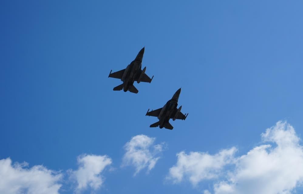 Edirne semalarında F-16 ve Akıncı'dan prova uçuşu 4