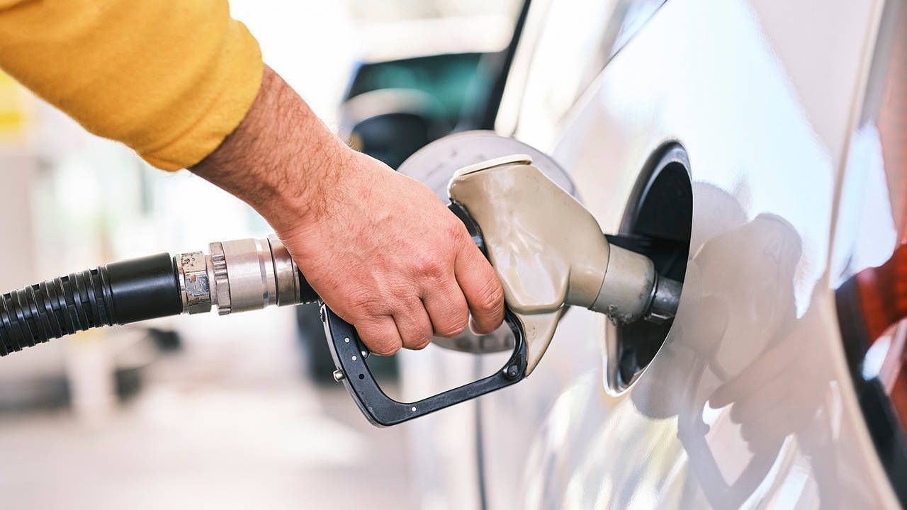 Akaryakıt fiyatlarında gerileme! Motorine indirim geliyor: İşte son fiyatı... 4