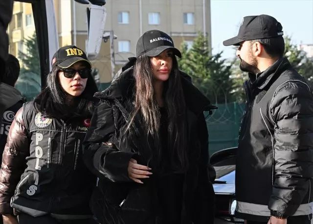 Fikret Orman, Burak Elmas, Hakan Sabancı ve Didem Soydan... Uyuşturucu soruşturmasında gözaltına alınan ünlüler adliyede ilk kez görüntülendi! 5