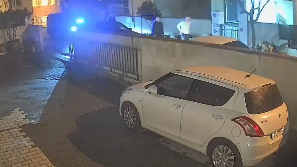 Kubilay Kaan Kundakçı cinayetinin görüntülerinde şok detay! İzleyen herkes aynı soruyu sordu: Hangi sıfatla çakarlı araç kullanıyor? 2