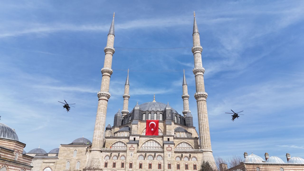 Balkan şehitleri için havalandılar: Edirne’de F-16 ve ATAK'tan saygı uçuşu 6