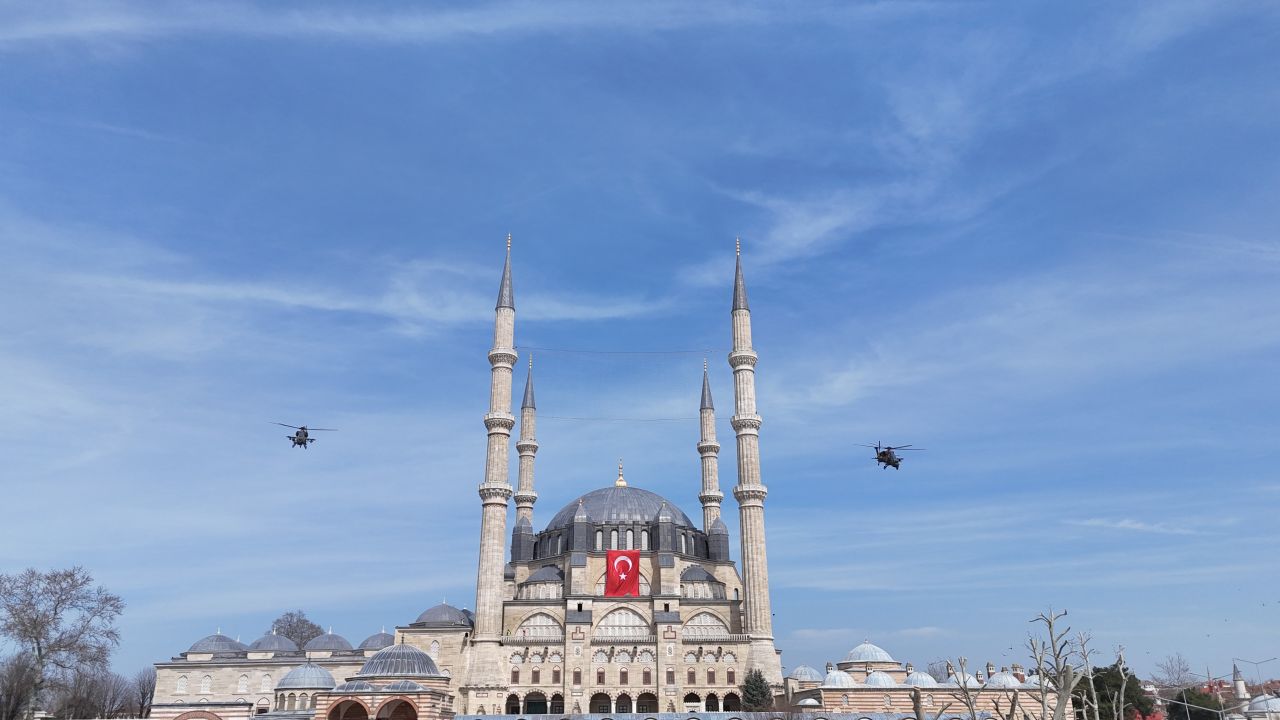 Balkan şehitleri için havalandılar: Edirne’de F-16 ve ATAK'tan saygı uçuşu 3