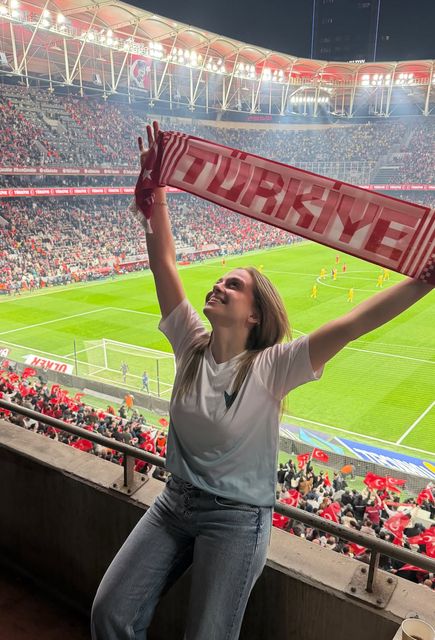 Milli Takım göğüs kabarttı! Ünlülerden peş peşe başarı kutlaması 8