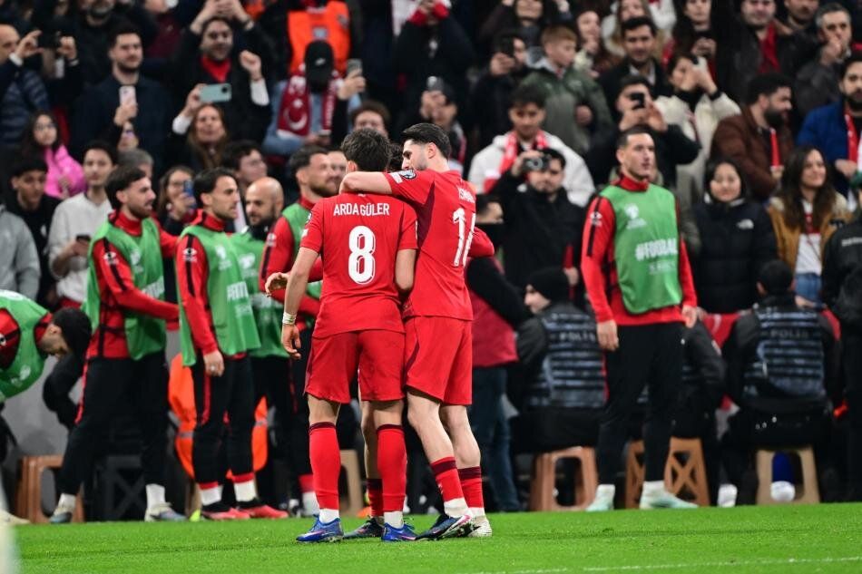 Arda Güler Romanya basınında manşetleri süsledi: "Onlar Arda'ya sahipti! Oyunu Hagi gibi yönetti" 7