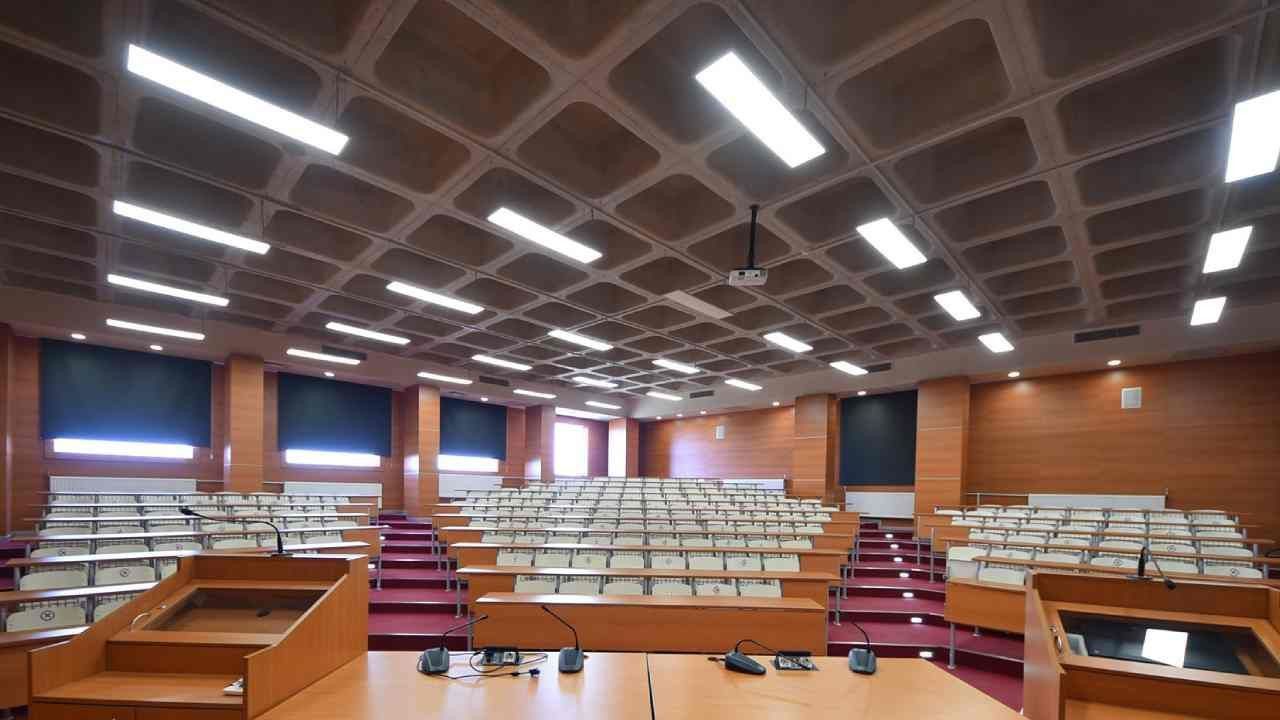 Boğaziçi'ni, Koç'u, İTÜ'yü geride bıraktı! İşte Türkiye’nin en iyi üniversitesi 12