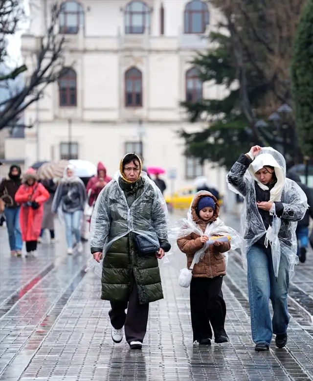 İstanbul'da yağmur mesaisi başlıyor: Şiddetli fırtınayla birlikte geliyor... Tam 6 gün sürecek! 6