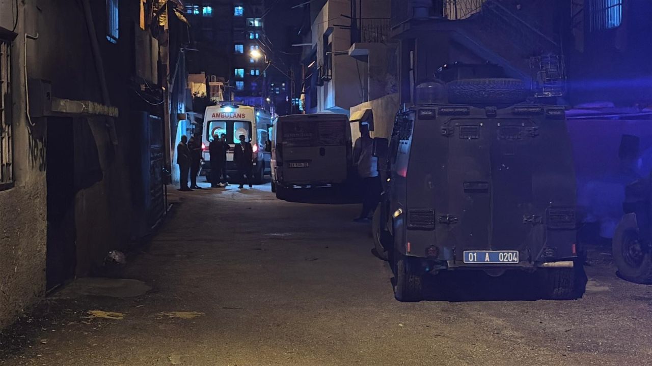 Adana’da 3 katlı binada patlama: 2 ağır yaralı 2