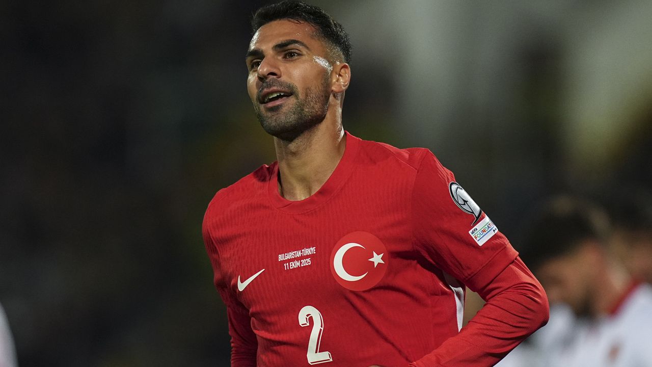 Galatasaray'dan transferde tarihi hamle: Milli operasyon! 3 yıldızla görüşmeler başladı! Yazın bombalar ardı ardına patlayacak 17