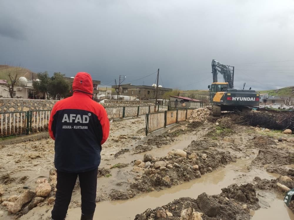 Şırnak’ta dereler taştı: Çok sayıda konut ve ahır zarar gördü 6