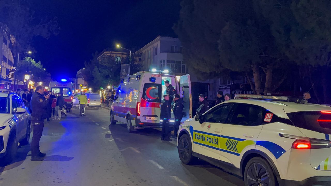 Tekirdağ'da iki motosiklet kafa kafaya çarpıştı: 2 yaralı 5