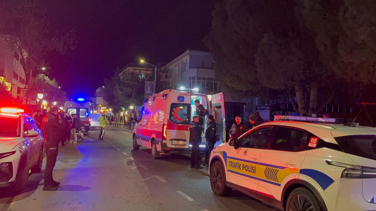 Tekirdağ'da iki motosiklet kafa kafaya çarpıştı: 2 yaralı 4