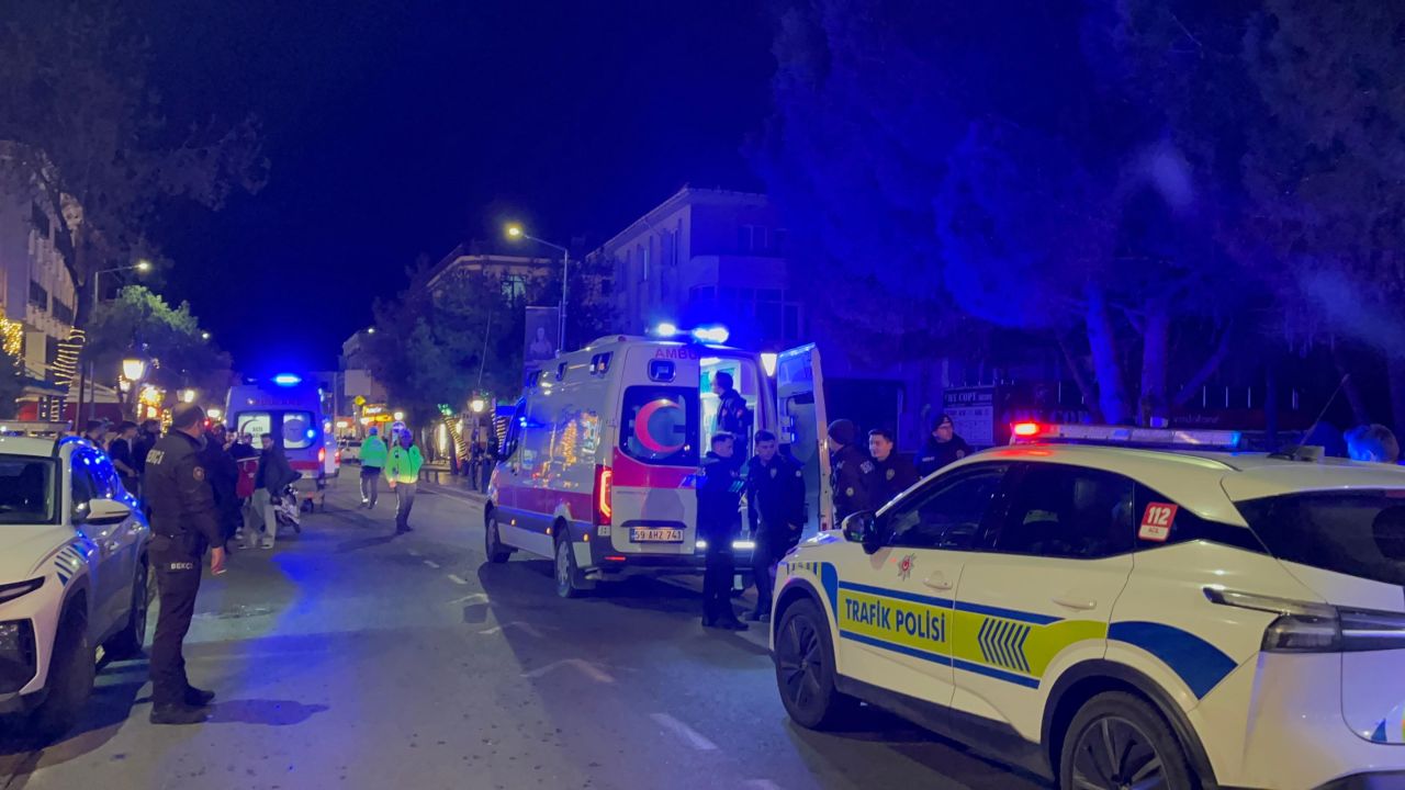 Tekirdağ'da iki motosiklet kafa kafaya çarpıştı: 2 yaralı 3