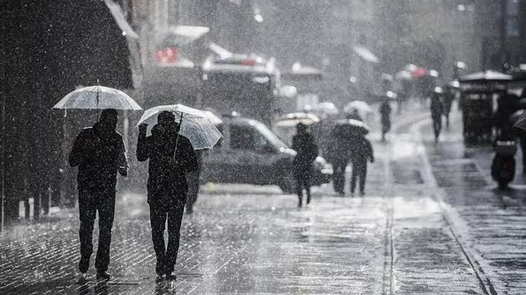 İstanbul'da sağanak yeniden başlıyor! 5 gün etki gösterecek 3