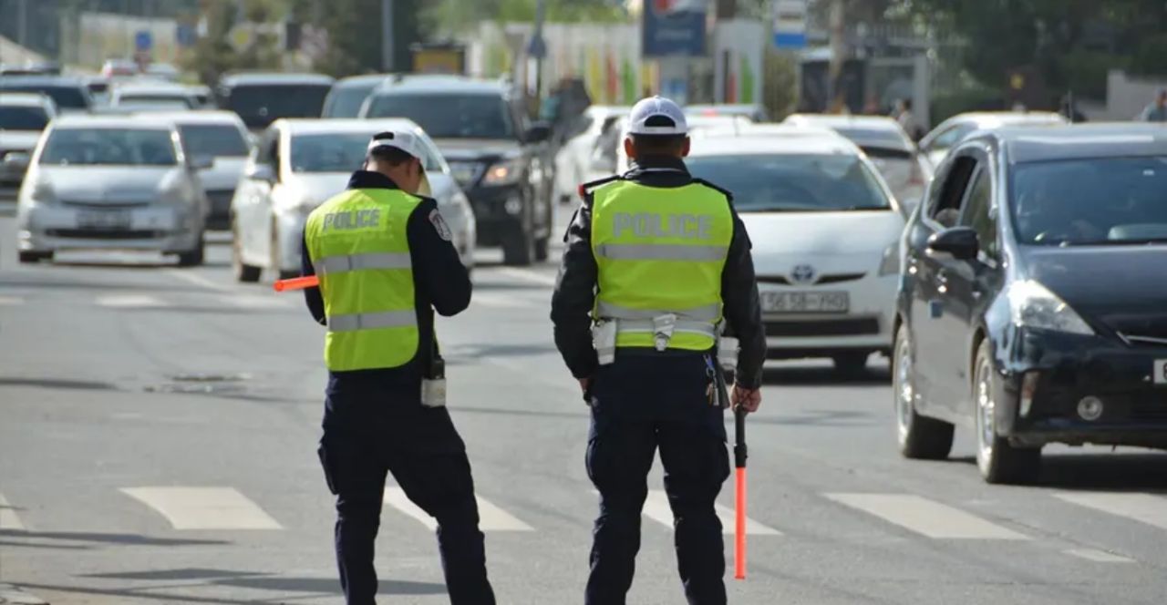 Trafikte yeni cezalara saatler kaldı! Gece yarısından sonra başlıyor! APP plaka, ekran ve ses sistemine ağır cezalar geliyor 14