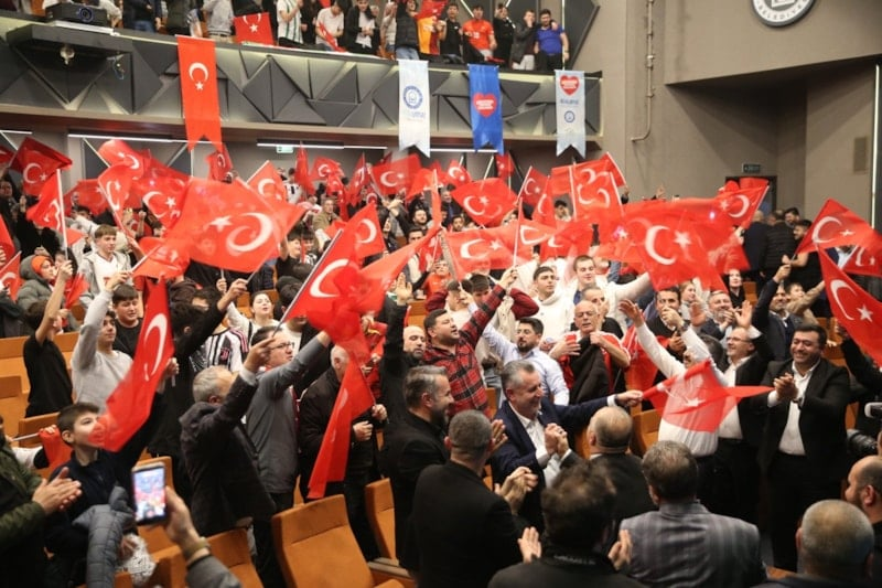 Kosova-Türkiye maçı sonrası vatandaşlar sokaklarda kutlama yaptı 4