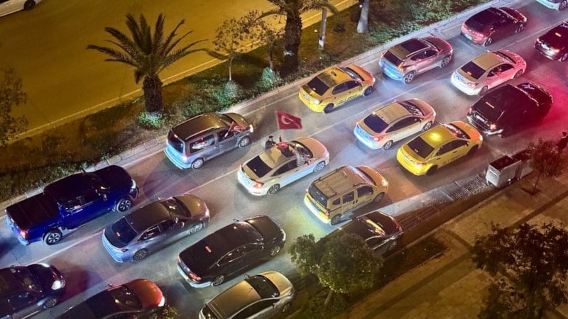 Kosova-Türkiye maçı sonrası vatandaşlar sokaklarda kutlama yaptı 3