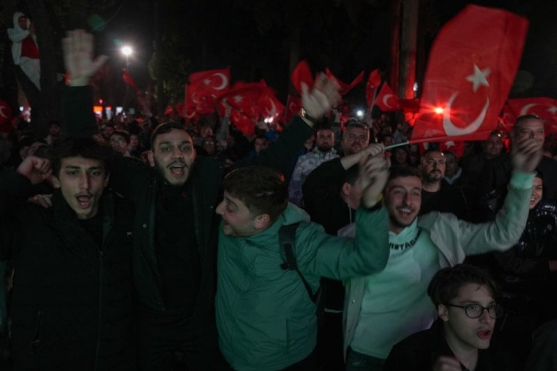 Kosova-Türkiye maçı sonrası vatandaşlar sokaklarda kutlama yaptı 11
