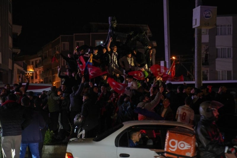 Kosova-Türkiye maçı sonrası vatandaşlar sokaklarda kutlama yaptı 10
