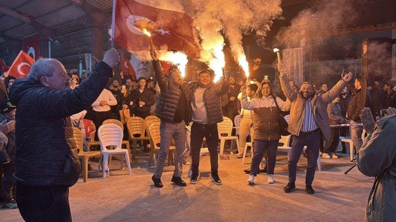 Kosova-Türkiye maçı sonrası vatandaşlar sokaklarda kutlama yaptı 9