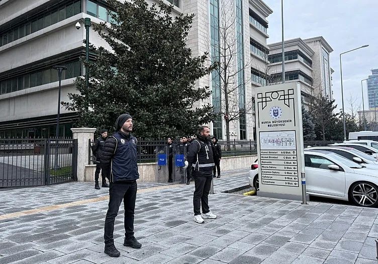 Bursa'da rüşvetin adı "pasta kutusu" oldu! Gözaltına alındığı villa bile rüşvetle alınmış... Mustafa Bozbey dosyasındaki tüm kirli pazarlıkları müteahhitler anlattı! 6