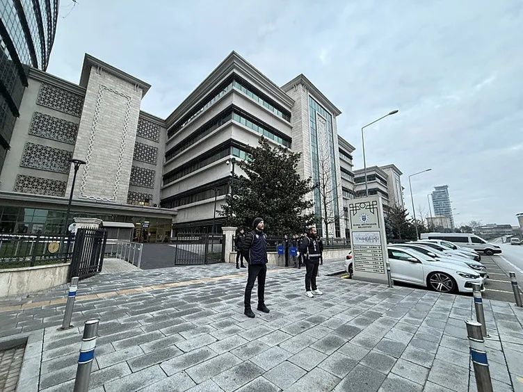 Bursa'da rüşvetin adı "pasta kutusu" oldu! Gözaltına alındığı villa bile rüşvetle alınmış... Mustafa Bozbey dosyasındaki tüm kirli pazarlıkları müteahhitler anlattı! 8