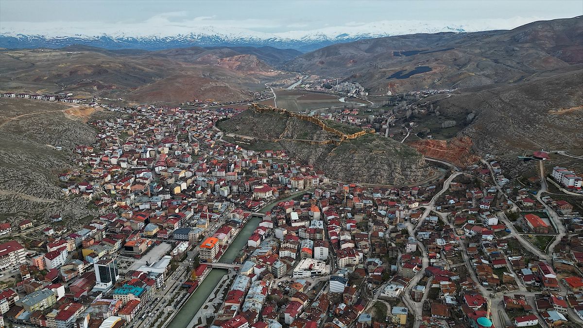 Bayburt Kalesi'nde tarihin gün yüzüne çıkarılması için yeniden harekete geçildi 8
