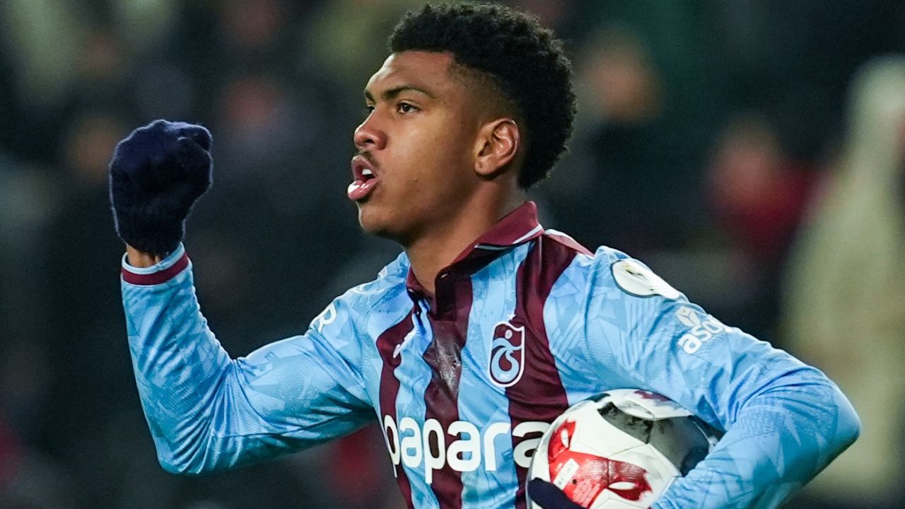 Trabzonspor - Galatasaray derbisinde ilk 11'ler belli oldu! Fatih Tekke ve Okan Buruk arasında taht oyunları: Paul Onuachu mu, Mauro Icardi mi? 17