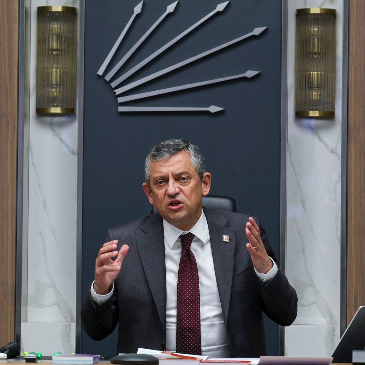 Uşak Belediyesi'nden Özgür Özel'İn VIP aracına milyonlar aktı! 7 milyonluk faturanın ayrıntıları... 10