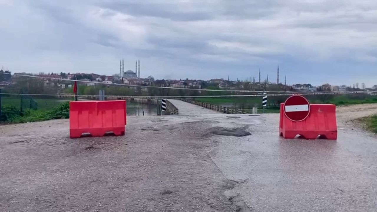 Bir Edirne klasiği: Tunca Nehri taştı, köprü trafiğe kapandı 5